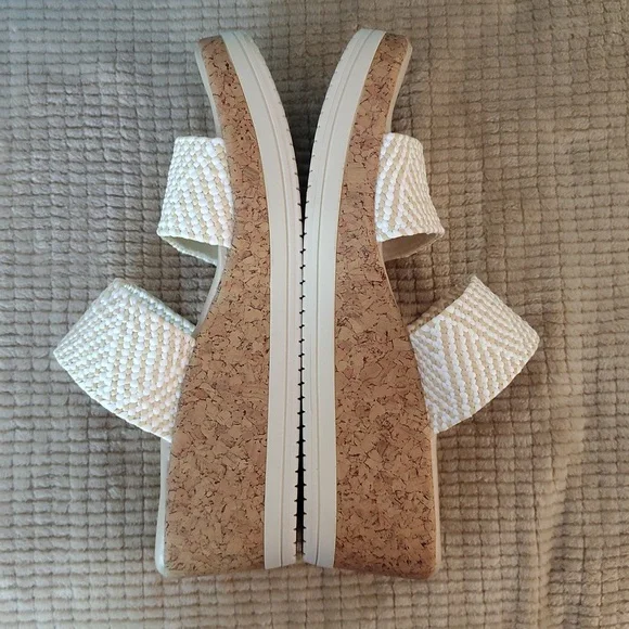 New BZEES Resort Wht/Nat Fabric Wedge Sandals Size 7.5 M With Box - Picture 2 of 16